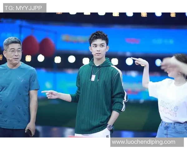 吴磊与女友甜蜜生活揭秘足球明星背后的爱情故事与感人瞬间