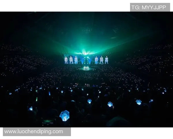 足球明星闪耀演唱会舞台展现多才多艺魅力引发粉丝热烈追捧