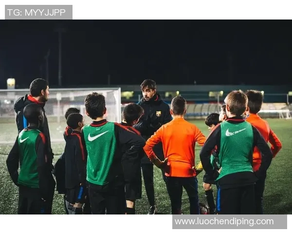 足球明星与机器人共舞未来赛场的奇妙碰撞与合作探秘